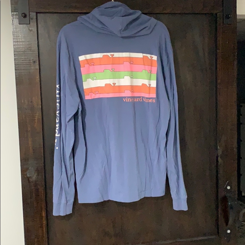 Thin vineyard vine sweatshirt